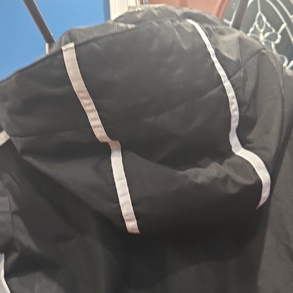 ZeroXposur Black and White Ski Jacket with Purple Accents, PL - Picture 7 of 11